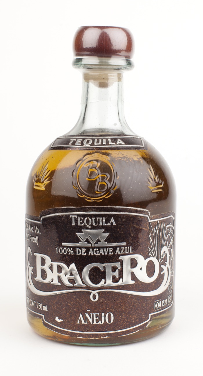 Bracero Añejo tequila bottle, 100% de agave azul, NOM 1524